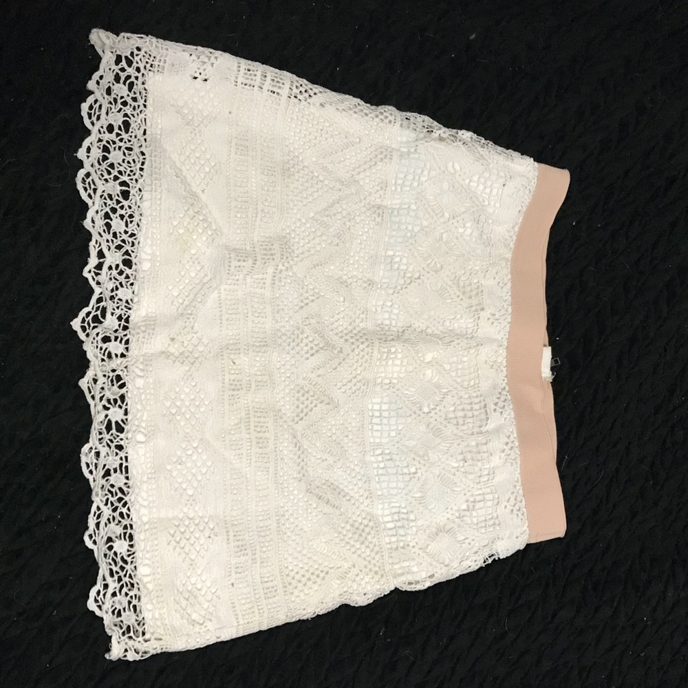 Patterned short skirt